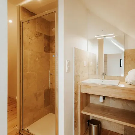 Caza Manaud Cabadur Дом отдыха Кампан